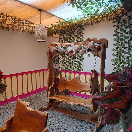 Отель Hostal Casa Madrigal Филандия Экстерьер фото