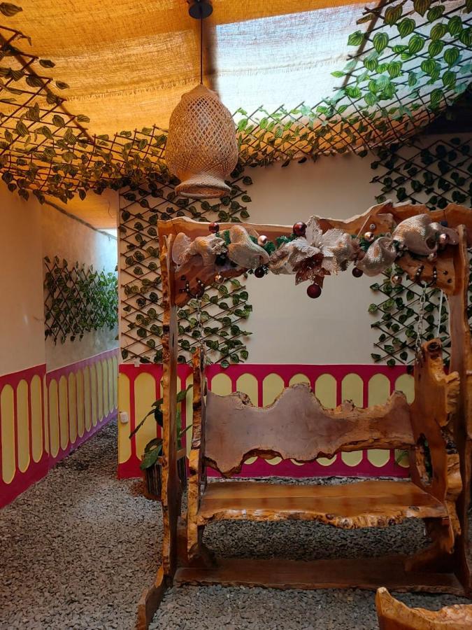 Отель Hostal Casa Madrigal Филандия Экстерьер фото
