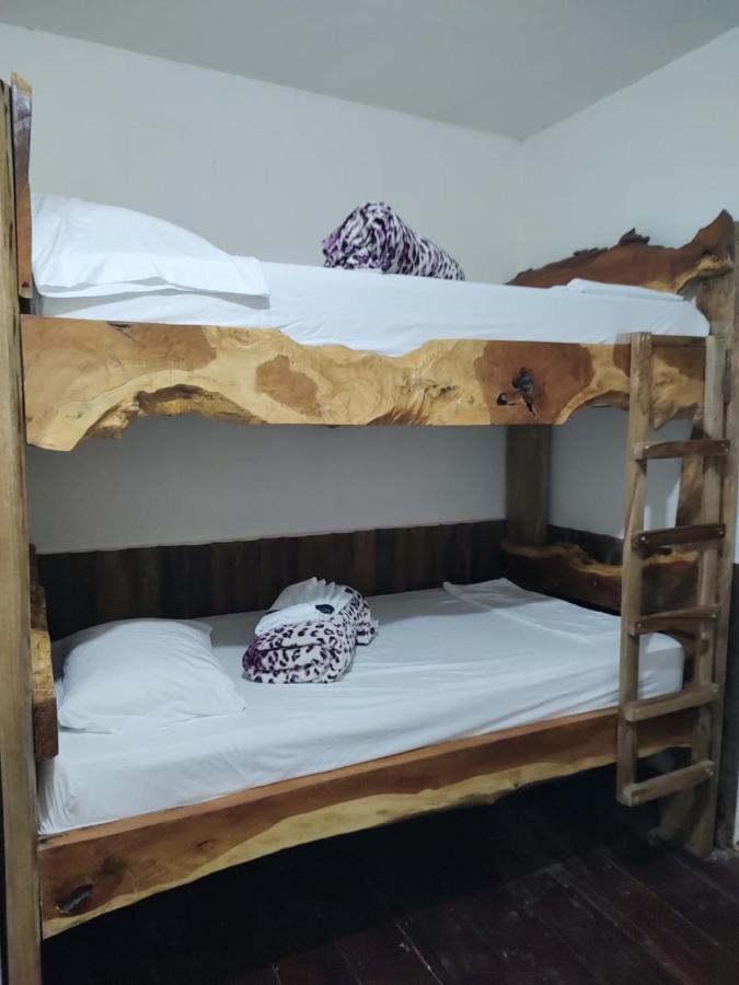 Отель Hostal Casa Madrigal Филандия Экстерьер фото