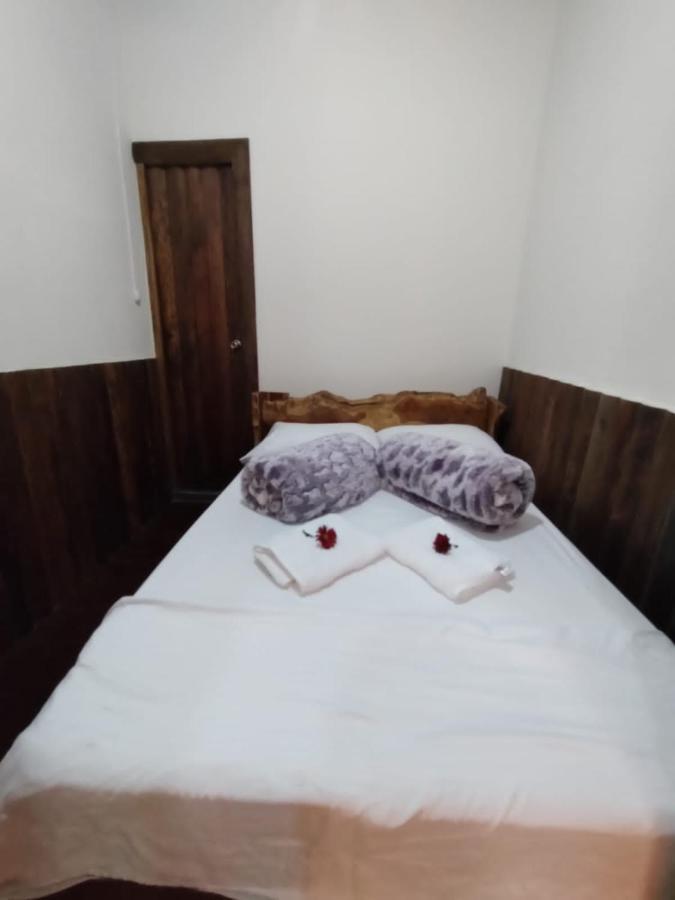 Отель Hostal Casa Madrigal Филандия Экстерьер фото