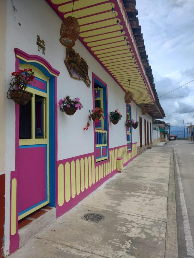 Отель Hostal Casa Madrigal Филандия Экстерьер фото