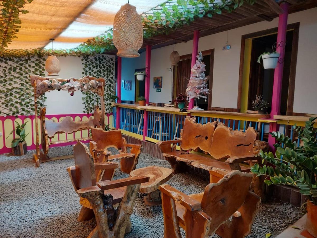 Отель Hostal Casa Madrigal Филандия Экстерьер фото